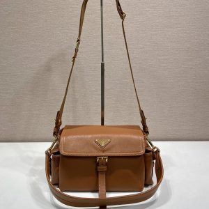 Prada Reizertas 1:1 Replica - Premium Kwaliteit Imitatie in Kalfsleer 1139930485 - front view | Prada