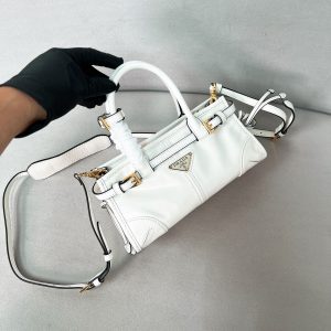 Prada Replica LuxSoft-Bonnie Handtas in Echt Leer - 1:1 Kwaliteit 1100057270 - side view | Prada